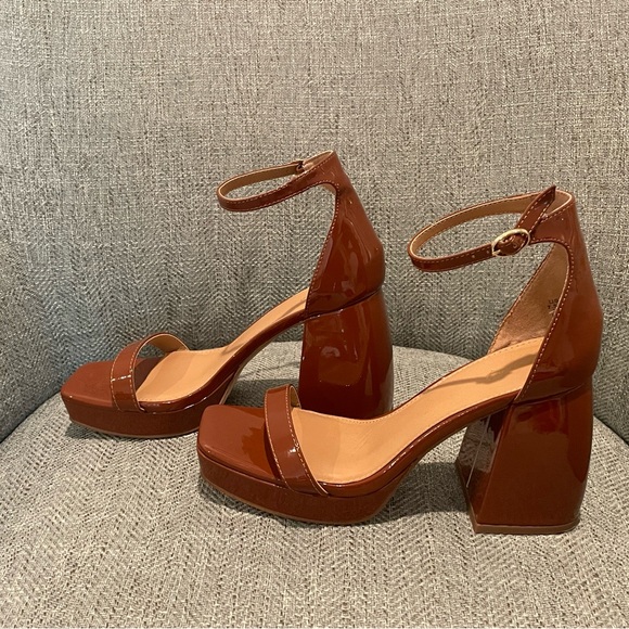 Circus by Sam Edelman - Oversized Block Heel - Picture 3 of 8